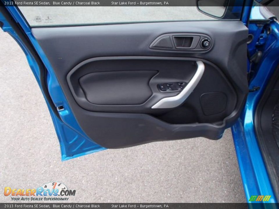 2013 Ford Fiesta SE Sedan Blue Candy / Charcoal Black Photo #12