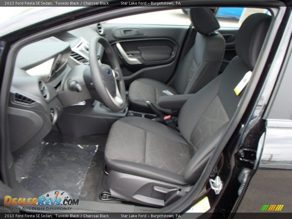 2013 Ford Fiesta SE Sedan Tuxedo Black / Charcoal Black Photo #11