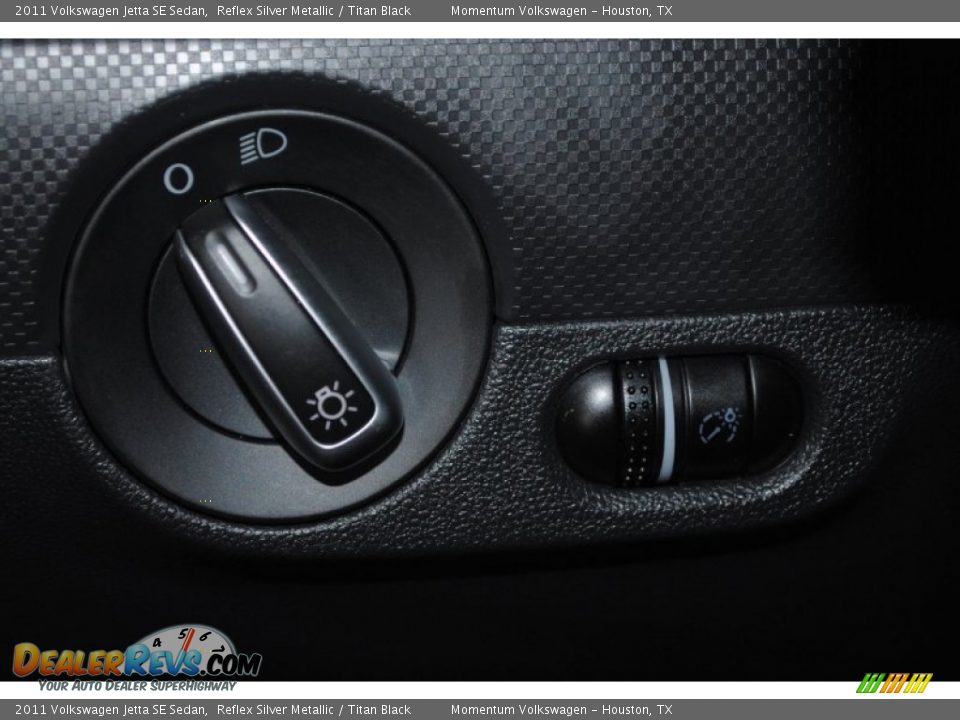 2011 Volkswagen Jetta SE Sedan Reflex Silver Metallic / Titan Black Photo #24