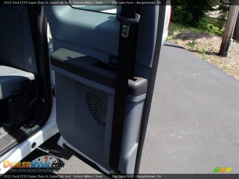 2013 Ford F250 Super Duty XL SuperCab 4x4 Oxford White / Steel Photo #15