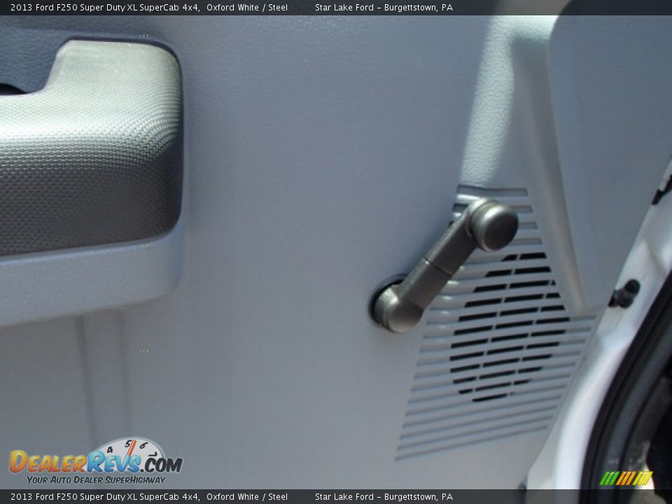 2013 Ford F250 Super Duty XL SuperCab 4x4 Oxford White / Steel Photo #16