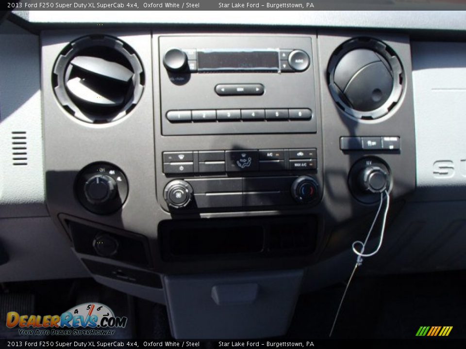 2013 Ford F250 Super Duty XL SuperCab 4x4 Oxford White / Steel Photo #19