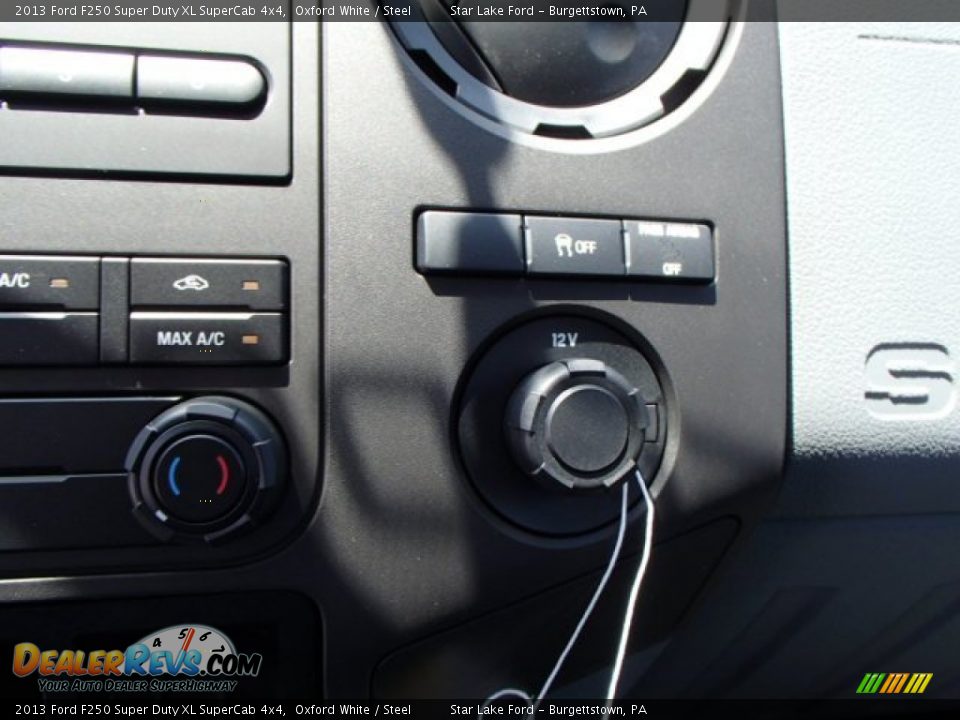2013 Ford F250 Super Duty XL SuperCab 4x4 Oxford White / Steel Photo #21