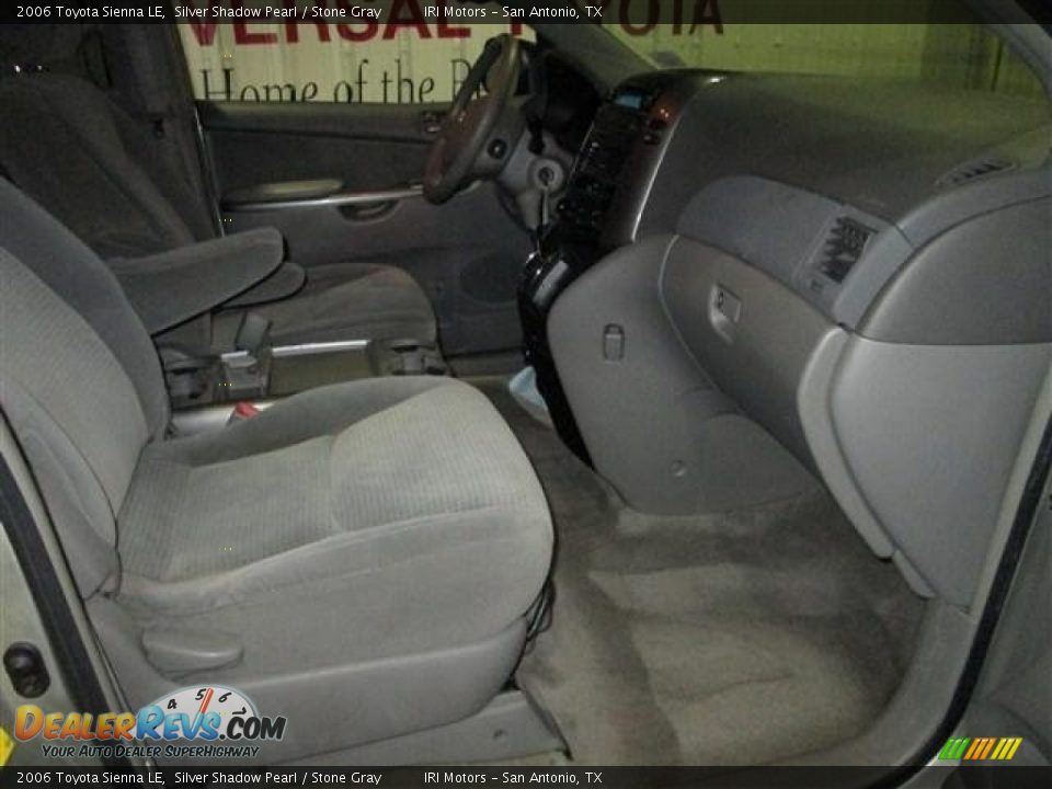 2006 Toyota Sienna LE Silver Shadow Pearl / Stone Gray Photo #17