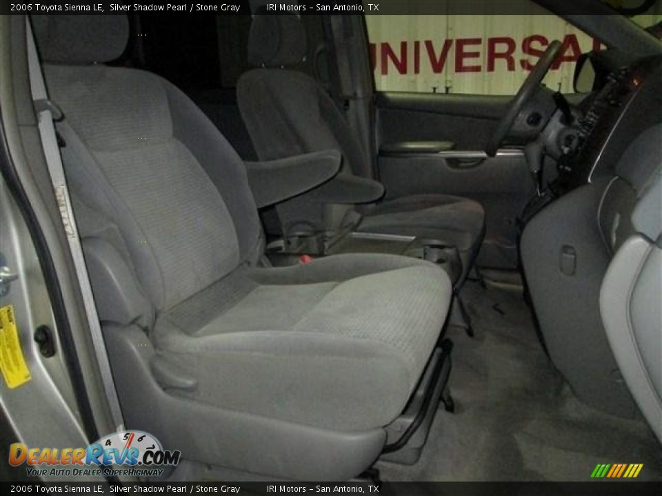 2006 Toyota Sienna LE Silver Shadow Pearl / Stone Gray Photo #18