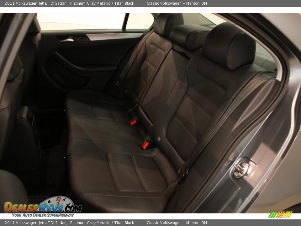 2011 Volkswagen Jetta TDI Sedan Platinum Gray Metallic / Titan Black Photo #23