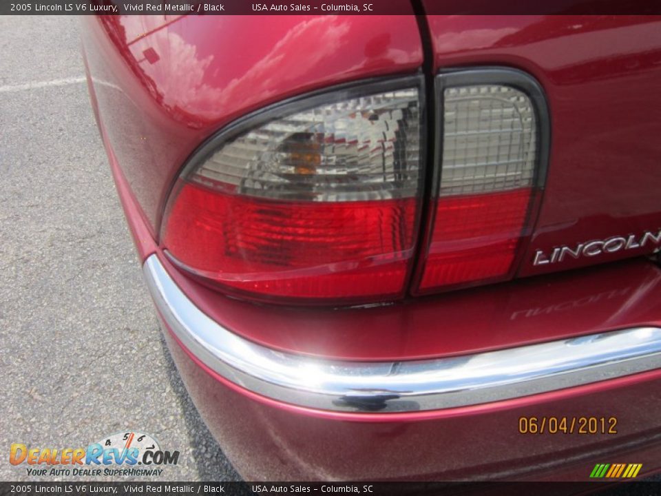 2005 Lincoln LS V6 Luxury Vivid Red Metallic / Black Photo #9