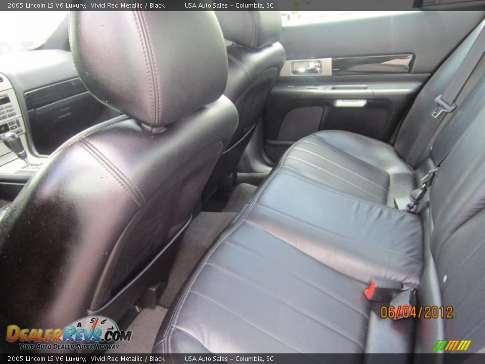 2005 Lincoln LS V6 Luxury Vivid Red Metallic / Black Photo #18