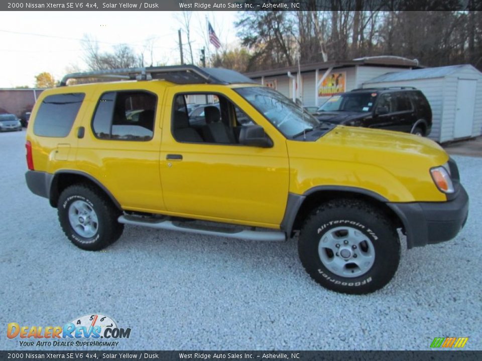 2000 Nissan Xterra SE V6 4x4 Solar Yellow / Dusk Photo #2