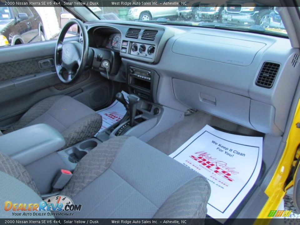 2000 Nissan Xterra SE V6 4x4 Solar Yellow / Dusk Photo #14