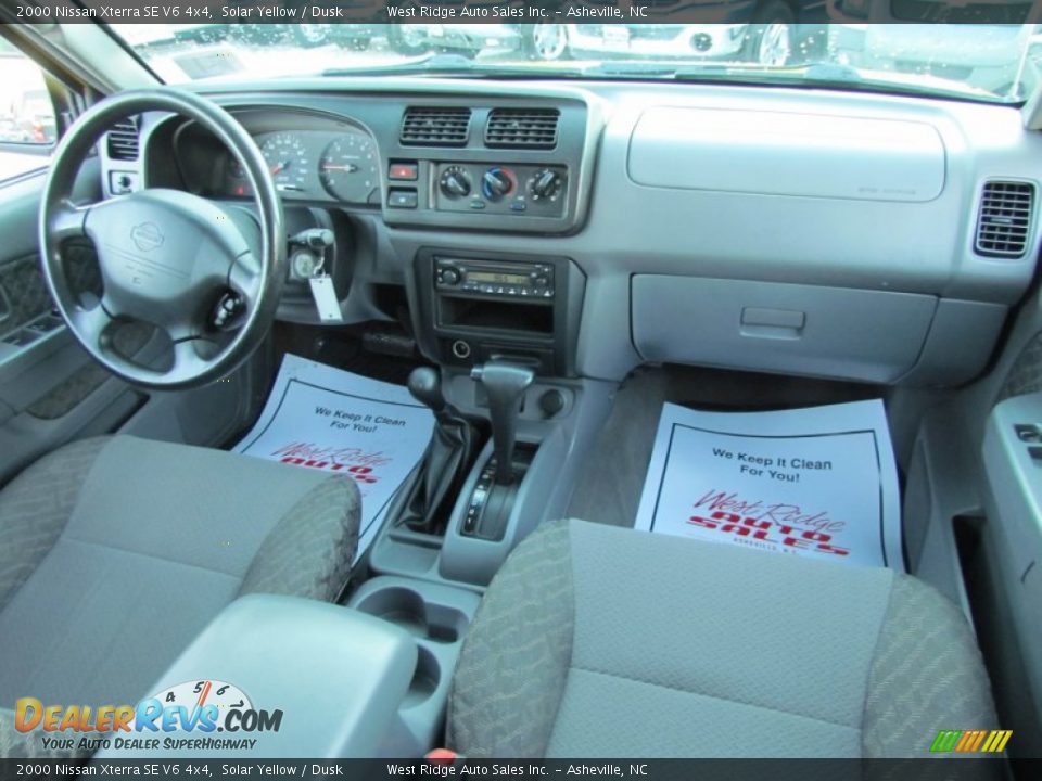 2000 Nissan Xterra SE V6 4x4 Solar Yellow / Dusk Photo #17