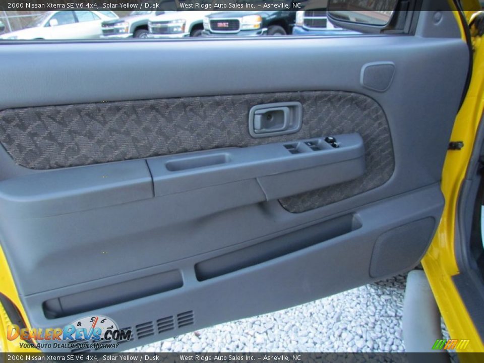 2000 Nissan Xterra SE V6 4x4 Solar Yellow / Dusk Photo #21