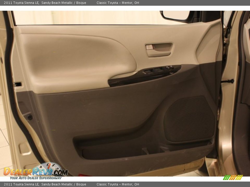 2011 Toyota Sienna LE Sandy Beach Metallic / Bisque Photo #4