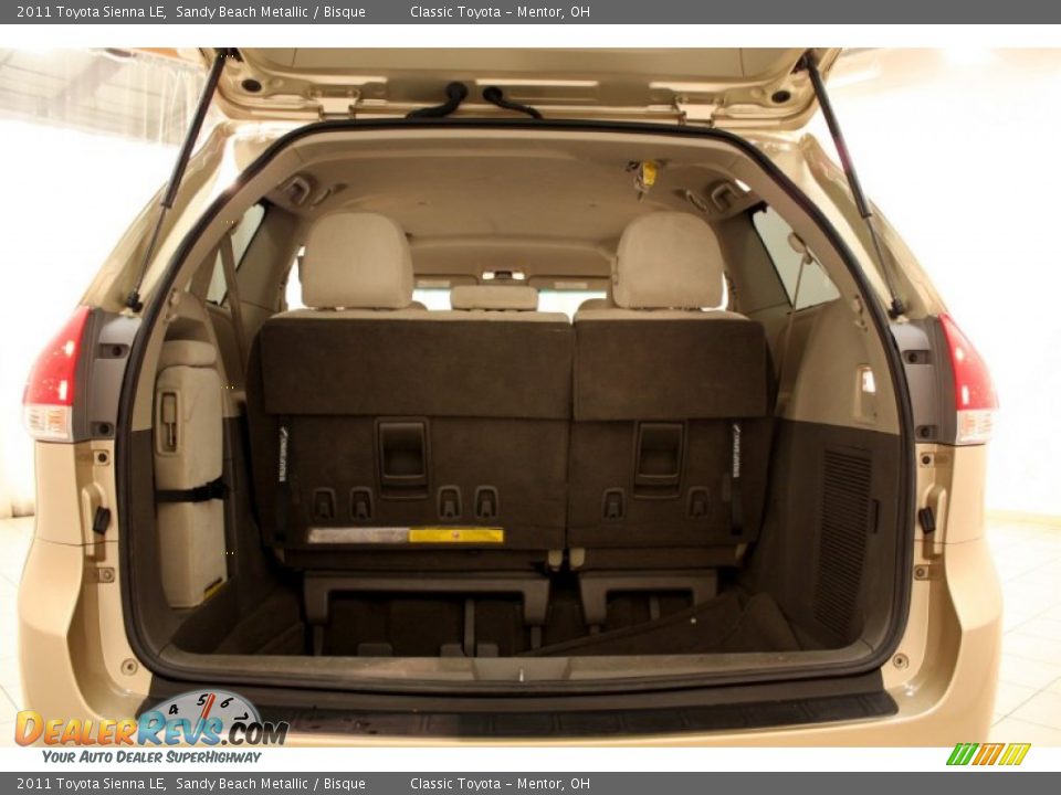 2011 Toyota Sienna LE Sandy Beach Metallic / Bisque Photo #16