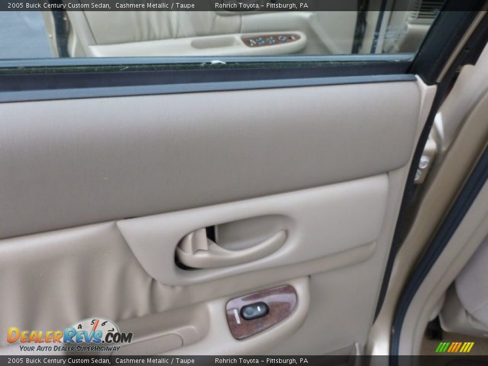 2005 Buick Century Custom Sedan Cashmere Metallic / Taupe Photo #17