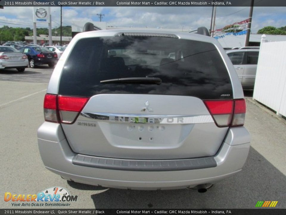 2011 Mitsubishi Endeavor LS Quick Silver Metallic / Black Photo #7