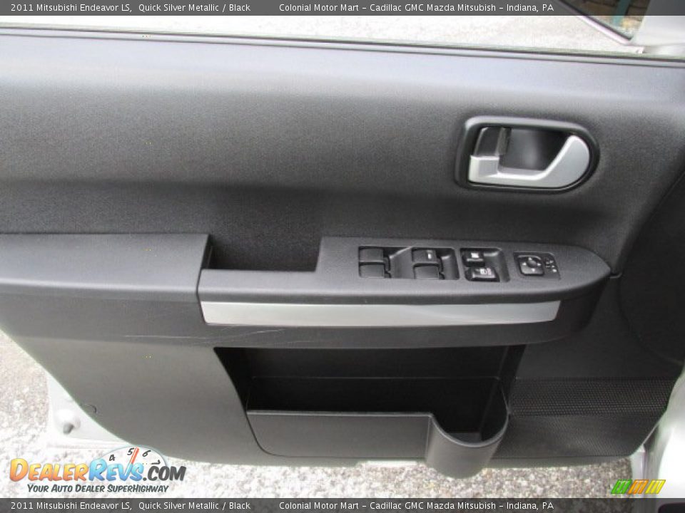 2011 Mitsubishi Endeavor LS Quick Silver Metallic / Black Photo #11