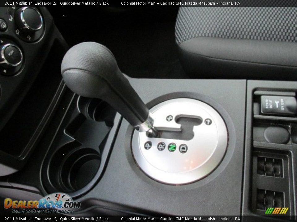2011 Mitsubishi Endeavor LS Quick Silver Metallic / Black Photo #13