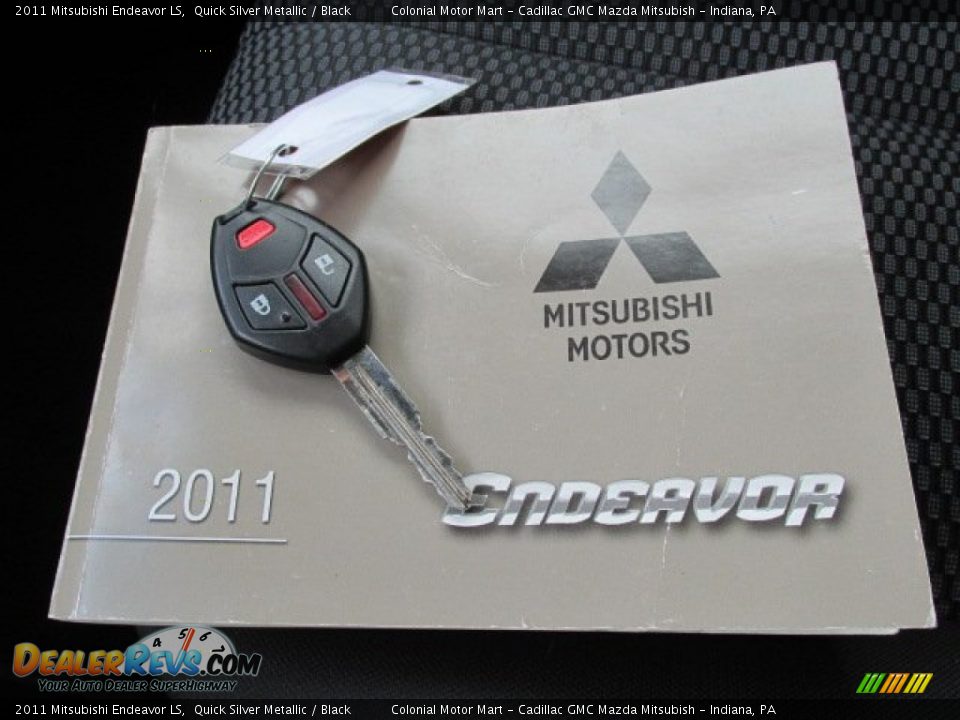 2011 Mitsubishi Endeavor LS Quick Silver Metallic / Black Photo #16