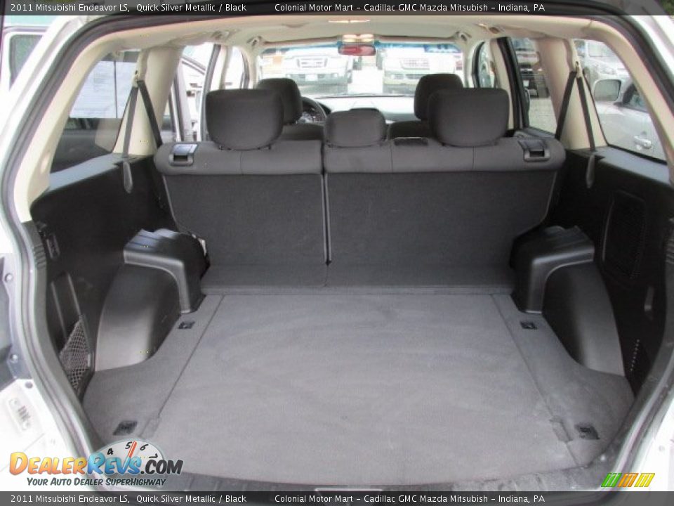 2011 Mitsubishi Endeavor LS Quick Silver Metallic / Black Photo #18