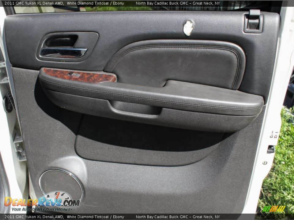 2011 GMC Yukon XL Denali AWD White Diamond Tintcoat / Ebony Photo #12