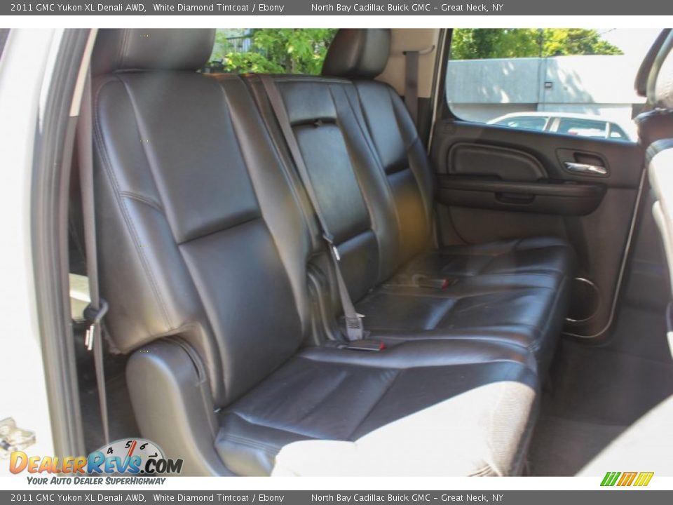 2011 GMC Yukon XL Denali AWD White Diamond Tintcoat / Ebony Photo #13