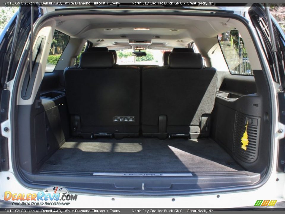 2011 GMC Yukon XL Denali AWD White Diamond Tintcoat / Ebony Photo #15