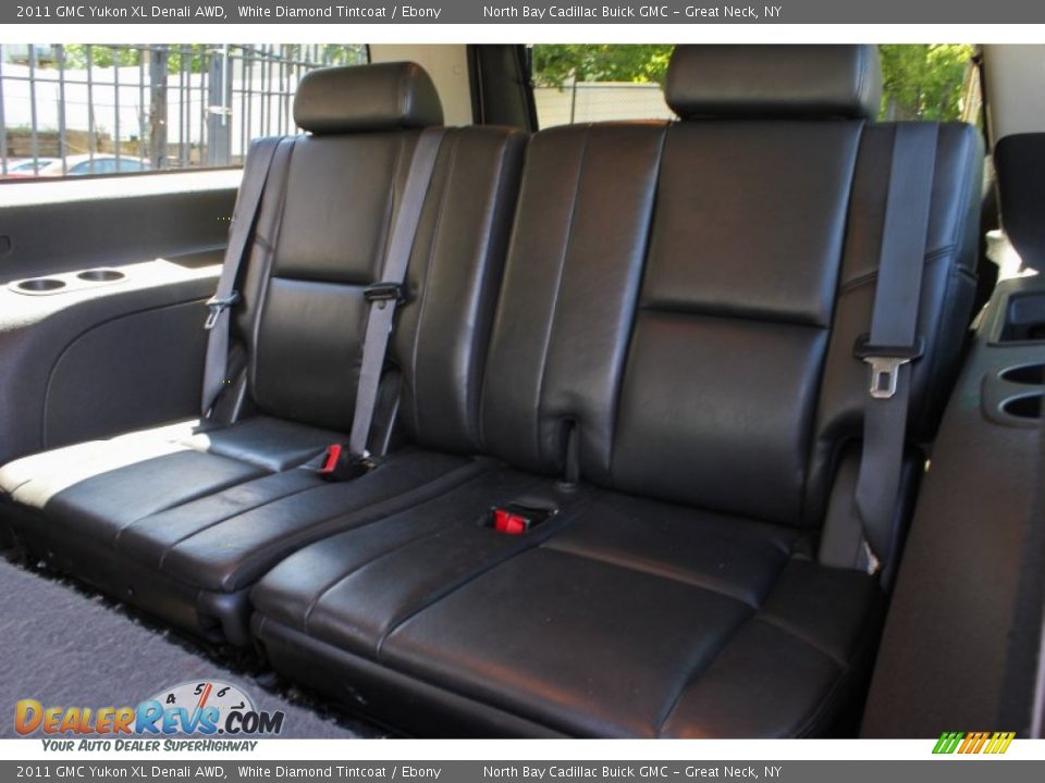 2011 GMC Yukon XL Denali AWD White Diamond Tintcoat / Ebony Photo #18