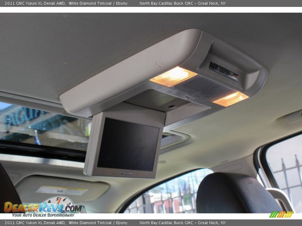 2011 GMC Yukon XL Denali AWD White Diamond Tintcoat / Ebony Photo #19