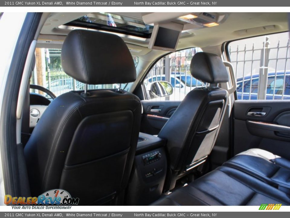 2011 GMC Yukon XL Denali AWD White Diamond Tintcoat / Ebony Photo #20