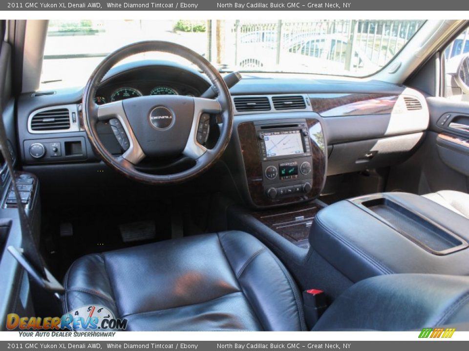 2011 GMC Yukon XL Denali AWD White Diamond Tintcoat / Ebony Photo #31