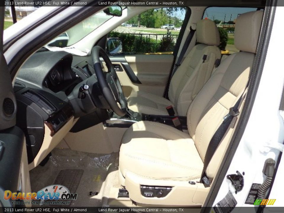 2013 Land Rover LR2 HSE Fuji White / Almond Photo #2