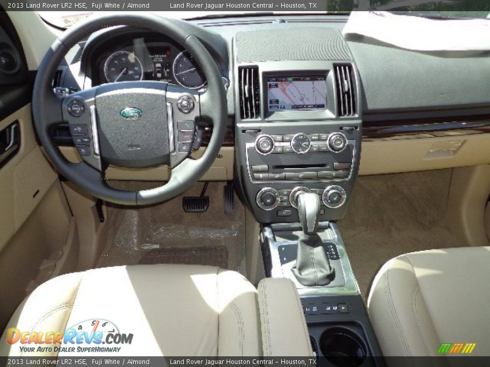 2013 Land Rover LR2 HSE Fuji White / Almond Photo #3