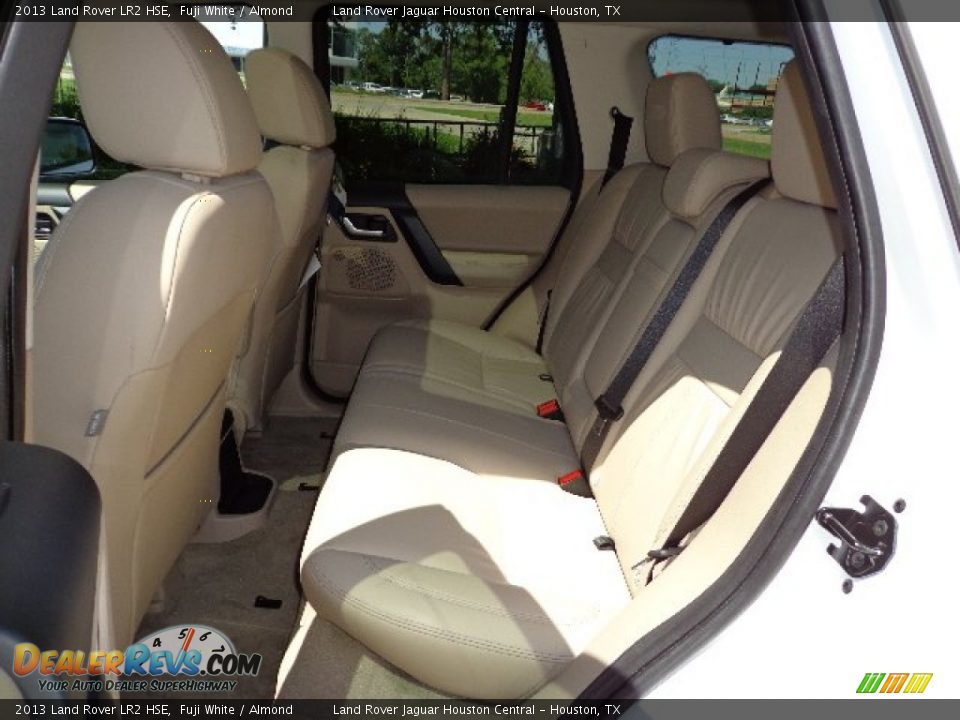 2013 Land Rover LR2 HSE Fuji White / Almond Photo #4