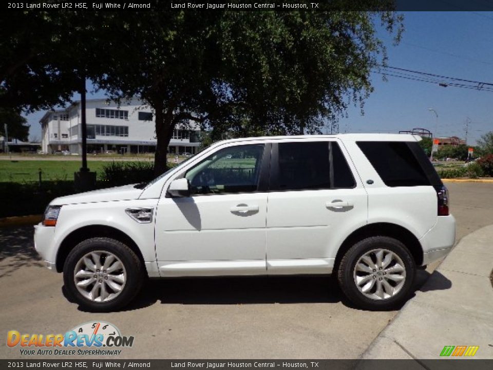 2013 Land Rover LR2 HSE Fuji White / Almond Photo #7