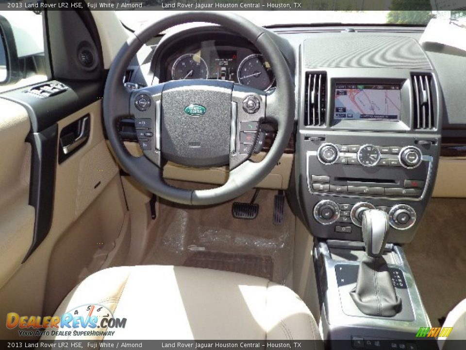 2013 Land Rover LR2 HSE Fuji White / Almond Photo #13