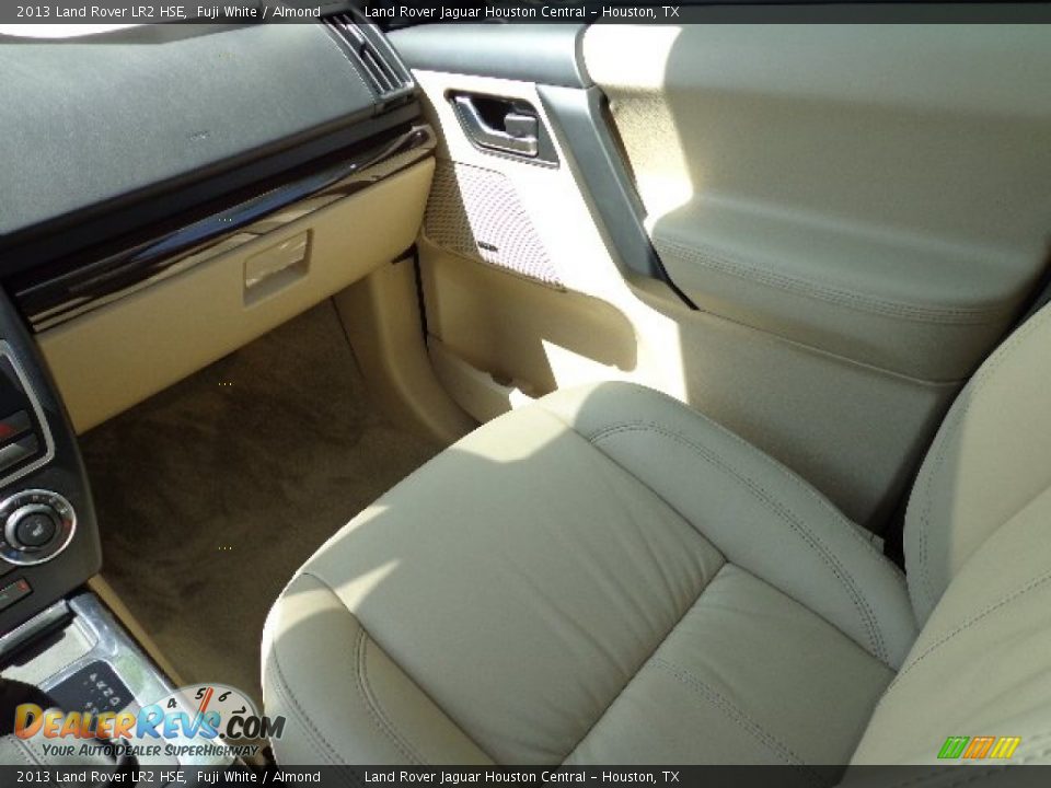 2013 Land Rover LR2 HSE Fuji White / Almond Photo #14