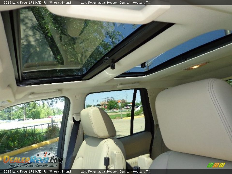 2013 Land Rover LR2 HSE Fuji White / Almond Photo #16