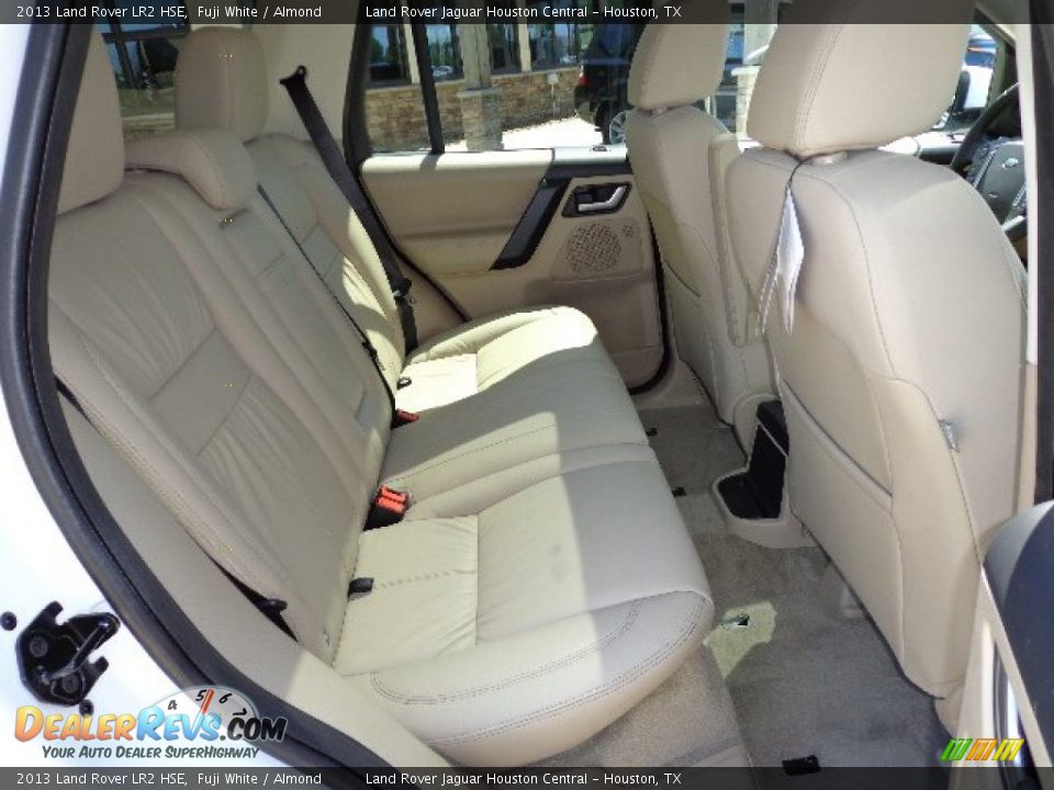 2013 Land Rover LR2 HSE Fuji White / Almond Photo #17