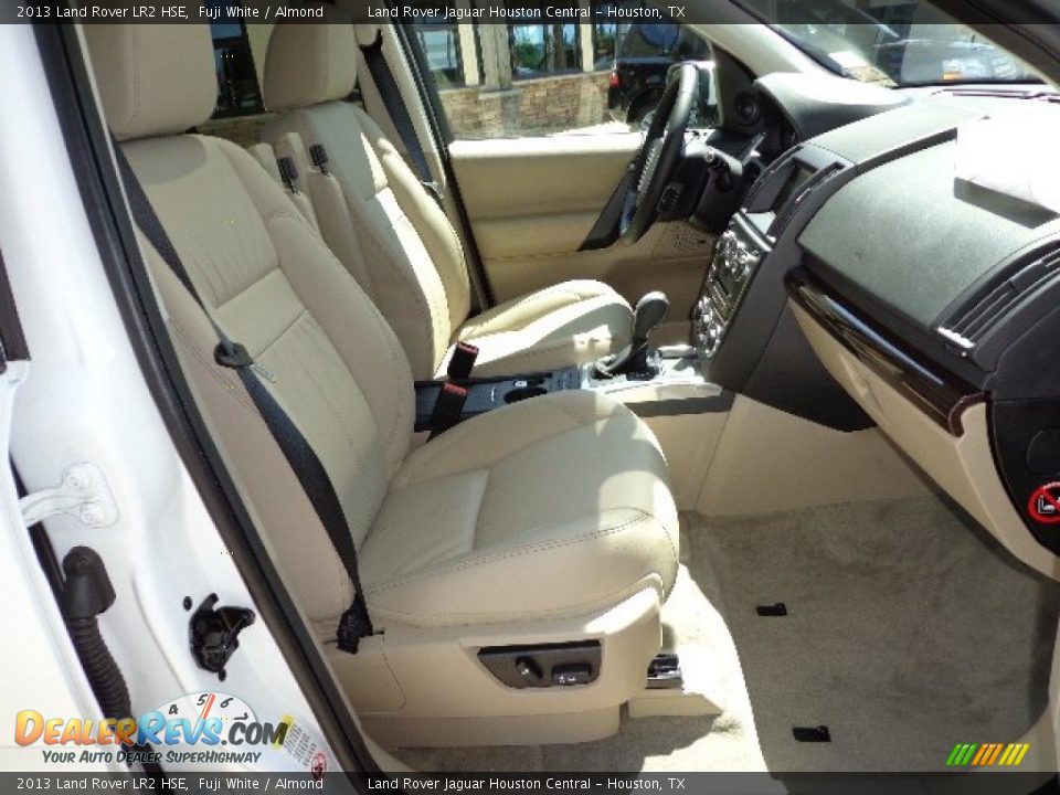 2013 Land Rover LR2 HSE Fuji White / Almond Photo #18