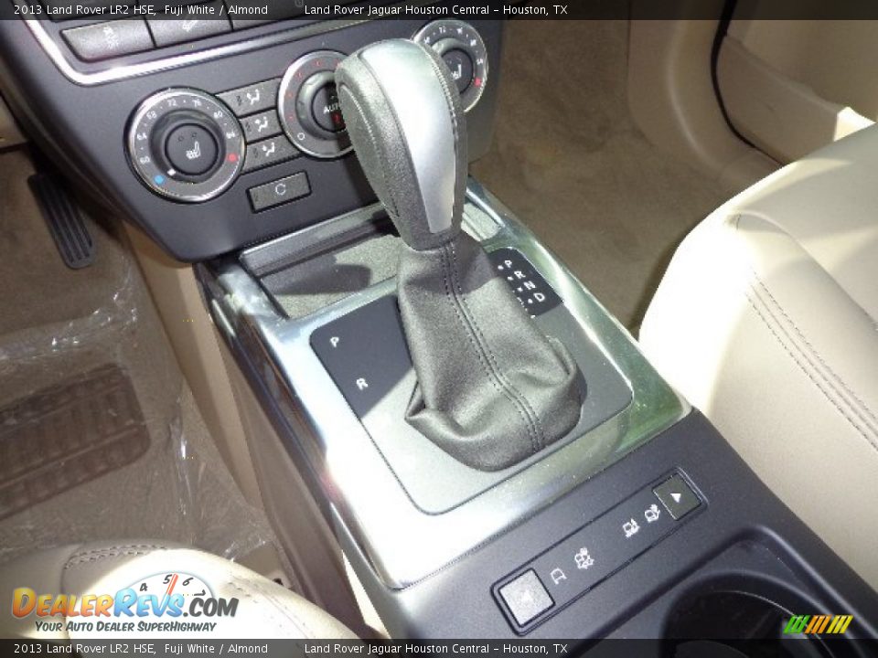 2013 Land Rover LR2 HSE Fuji White / Almond Photo #19