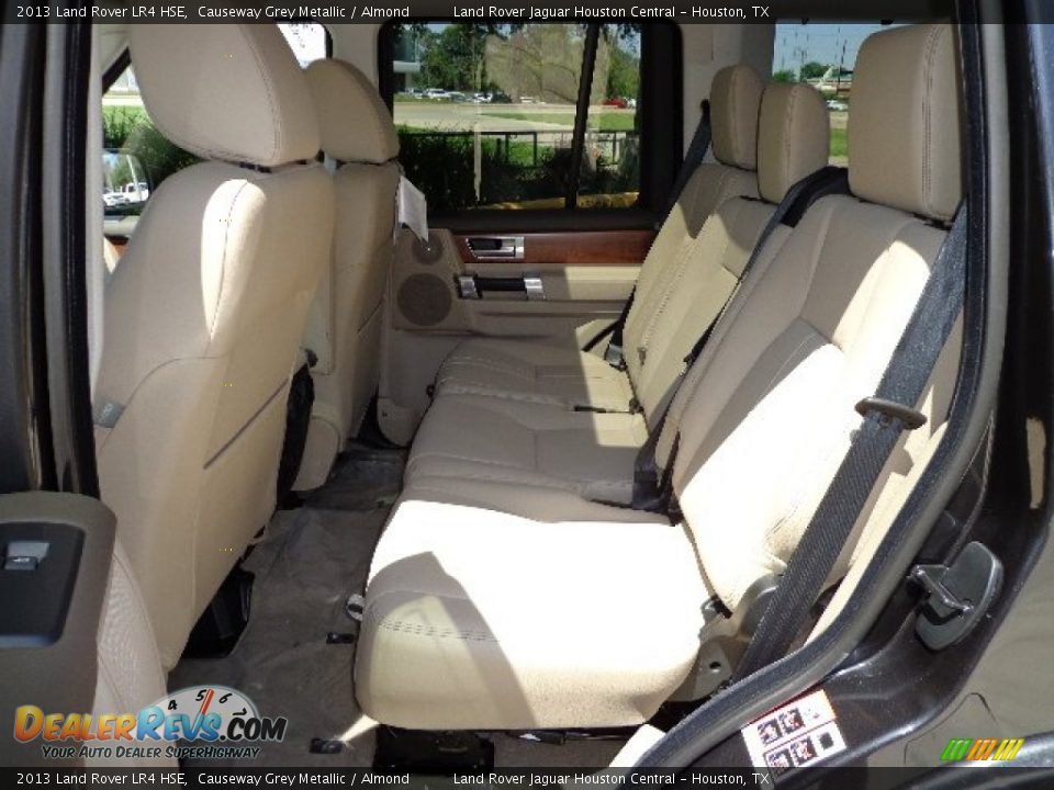 Rear Seat of 2013 Land Rover LR4 HSE Photo #4