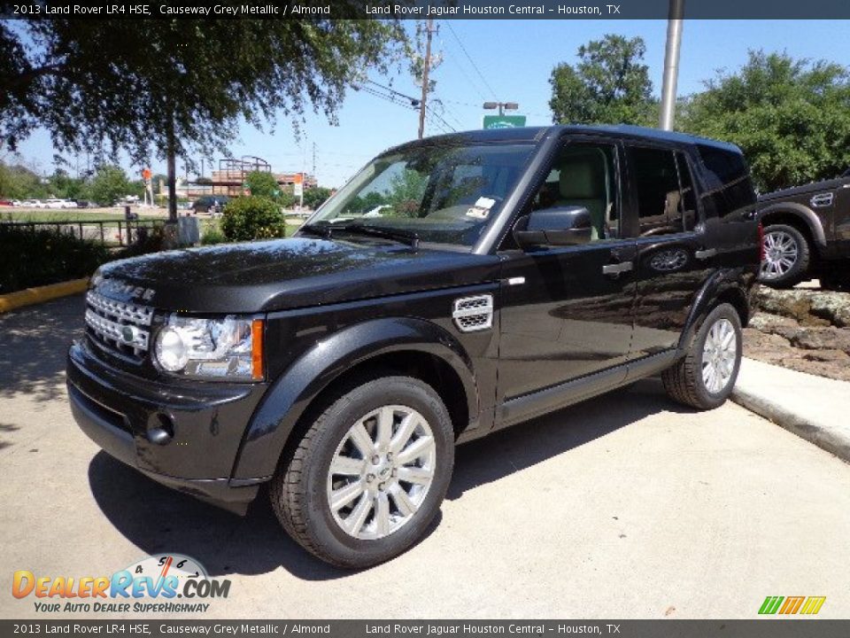 Front 3/4 View of 2013 Land Rover LR4 HSE Photo #5