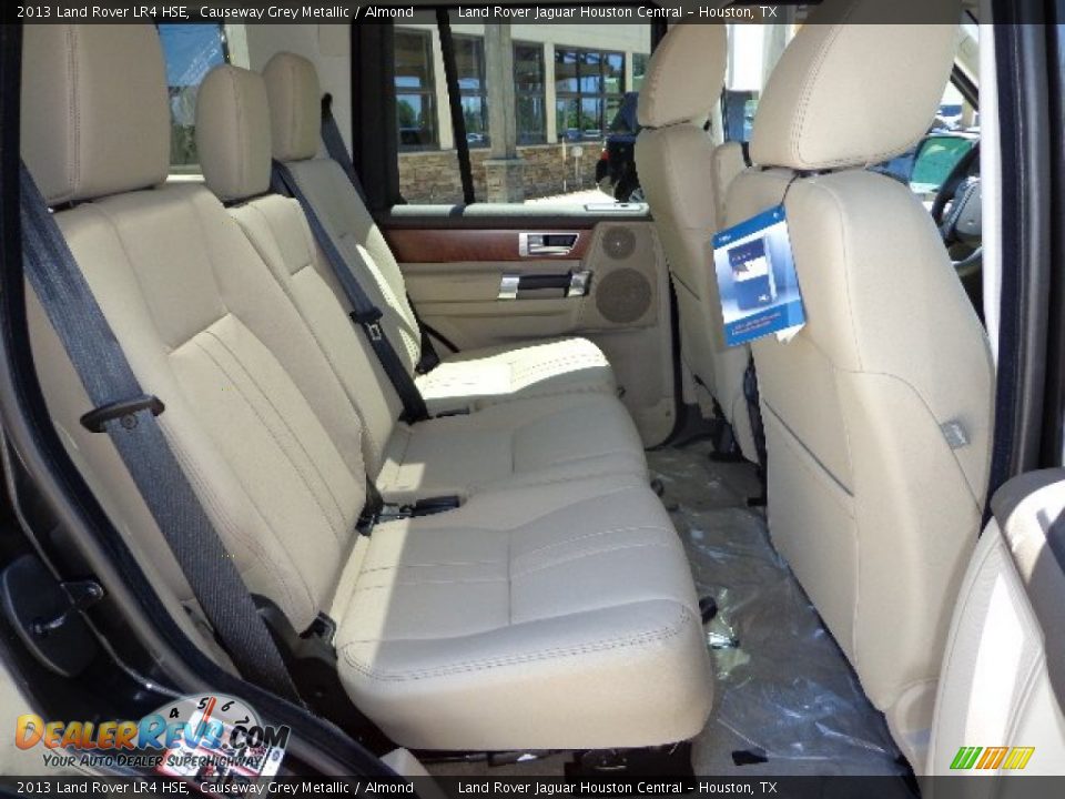 Rear Seat of 2013 Land Rover LR4 HSE Photo #17