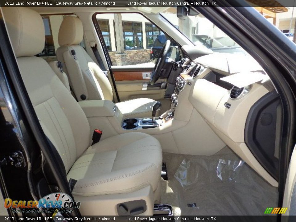 Front Seat of 2013 Land Rover LR4 HSE Photo #18