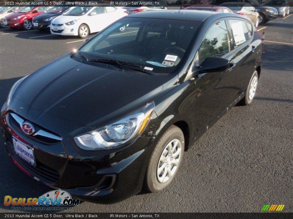 2013 Hyundai Accent GS 5 Door Ultra Black / Black Photo #1