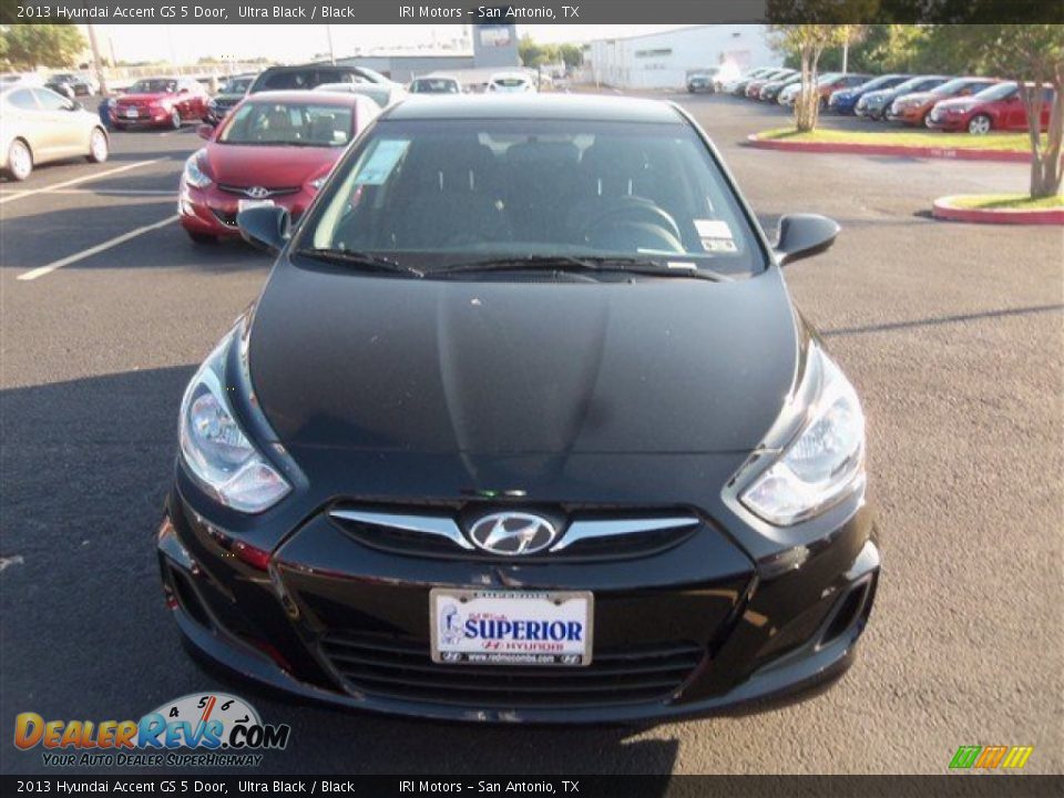 2013 Hyundai Accent GS 5 Door Ultra Black / Black Photo #2