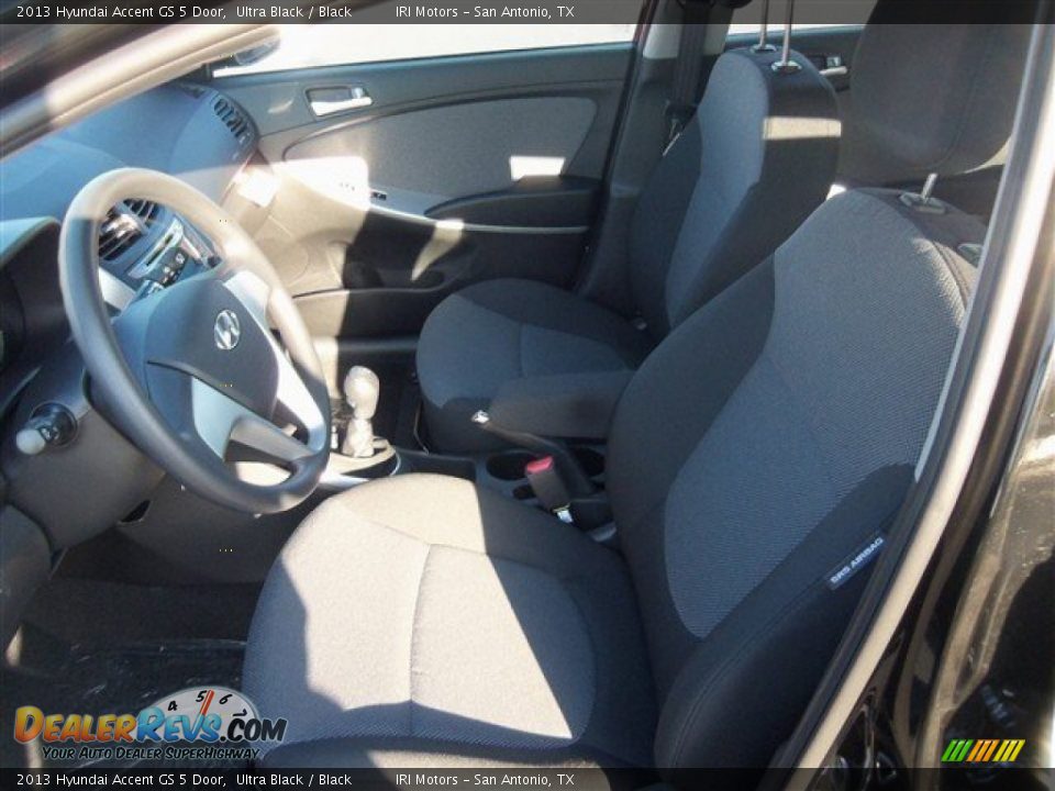 2013 Hyundai Accent GS 5 Door Ultra Black / Black Photo #8