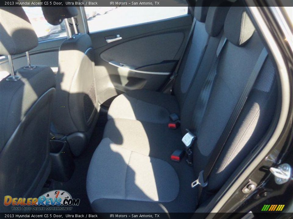 2013 Hyundai Accent GS 5 Door Ultra Black / Black Photo #10