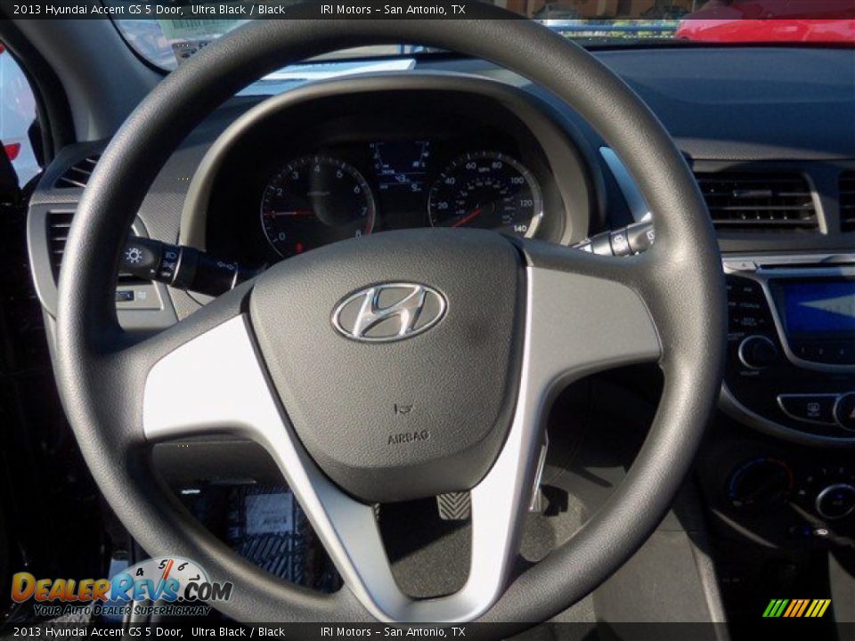 2013 Hyundai Accent GS 5 Door Ultra Black / Black Photo #11